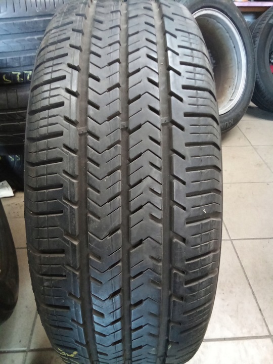 Opona letnia Michelin Agilis 215/60R17 104/102 H wzmocnienie (C)