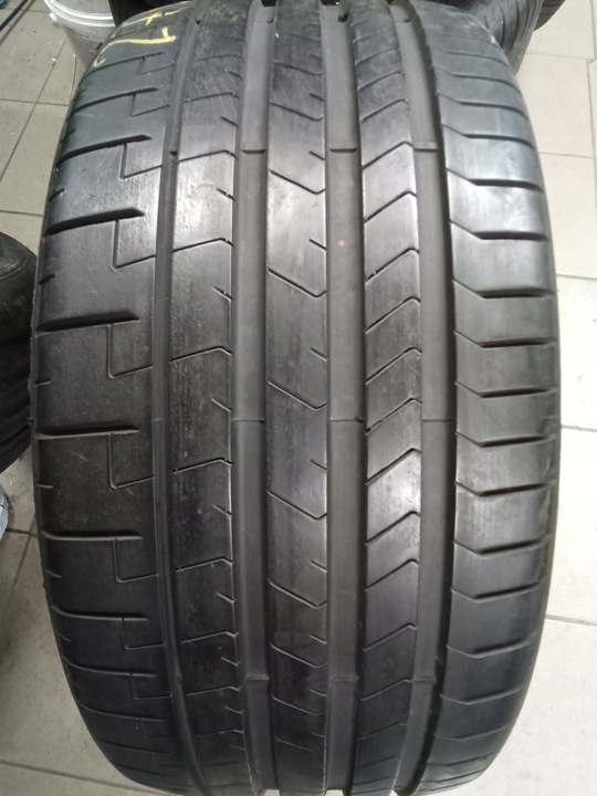 Opona letnia Pirelli P Zero PZ4 275/35R20 102 Y wzmocnienie (XL)