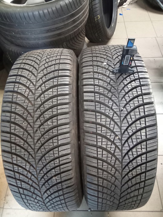 całoroczna Goodyear Vector 4Seasons Cargo 235/65R16 115/113 R MO-V (C)