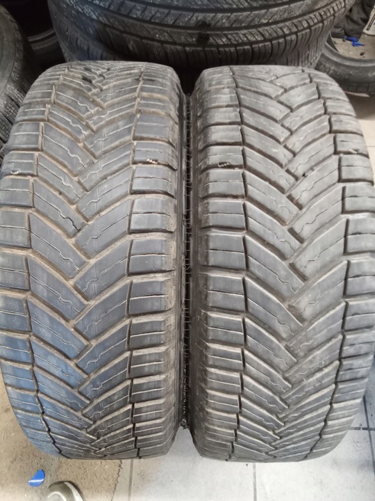 Opona całoroczna Michelin Agilis Crossclimate 215/60R17 109 T przyczepność