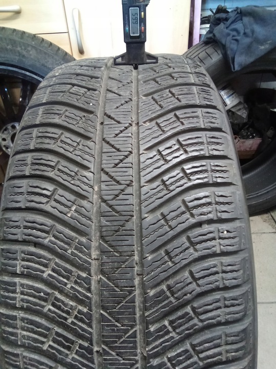 Opona zimowa Michelin Pilot Alpin 5 SUV 255/55R19 111 V przyczepność na