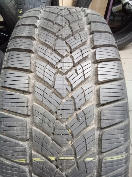Opona zimowa Fulda Kristall Control SUV 235/65R17 108 H przyczepność na